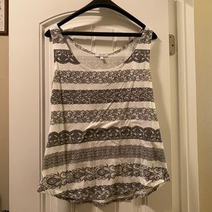 Delia’s XL Gray/ White Design Tank Top
